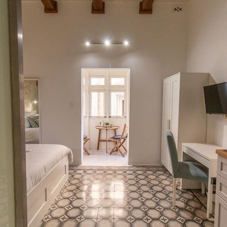 15 Main Gate Aparthotel Биргу Екстериор снимка