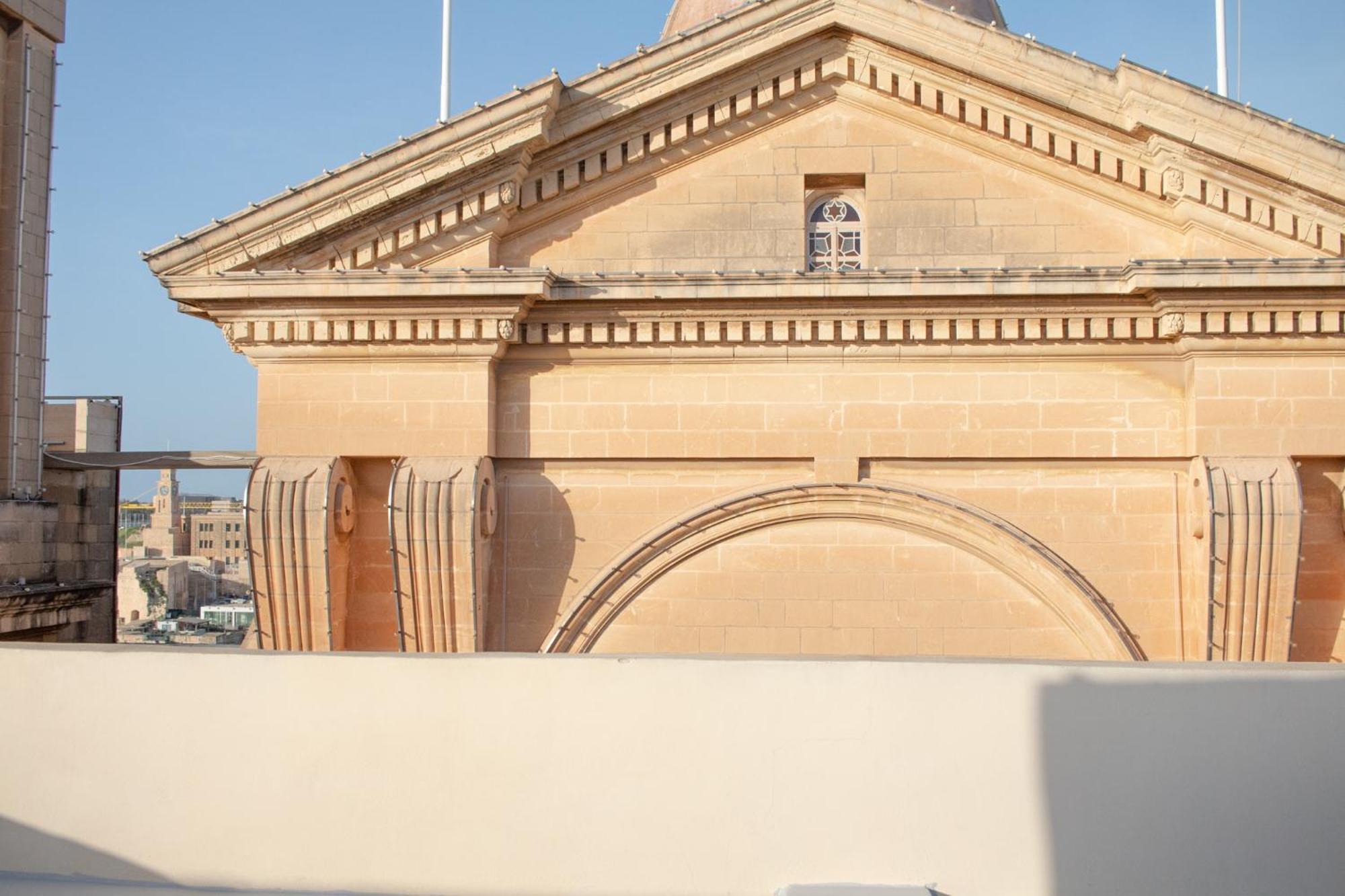 15 Main Gate Aparthotel Биргу Екстериор снимка
