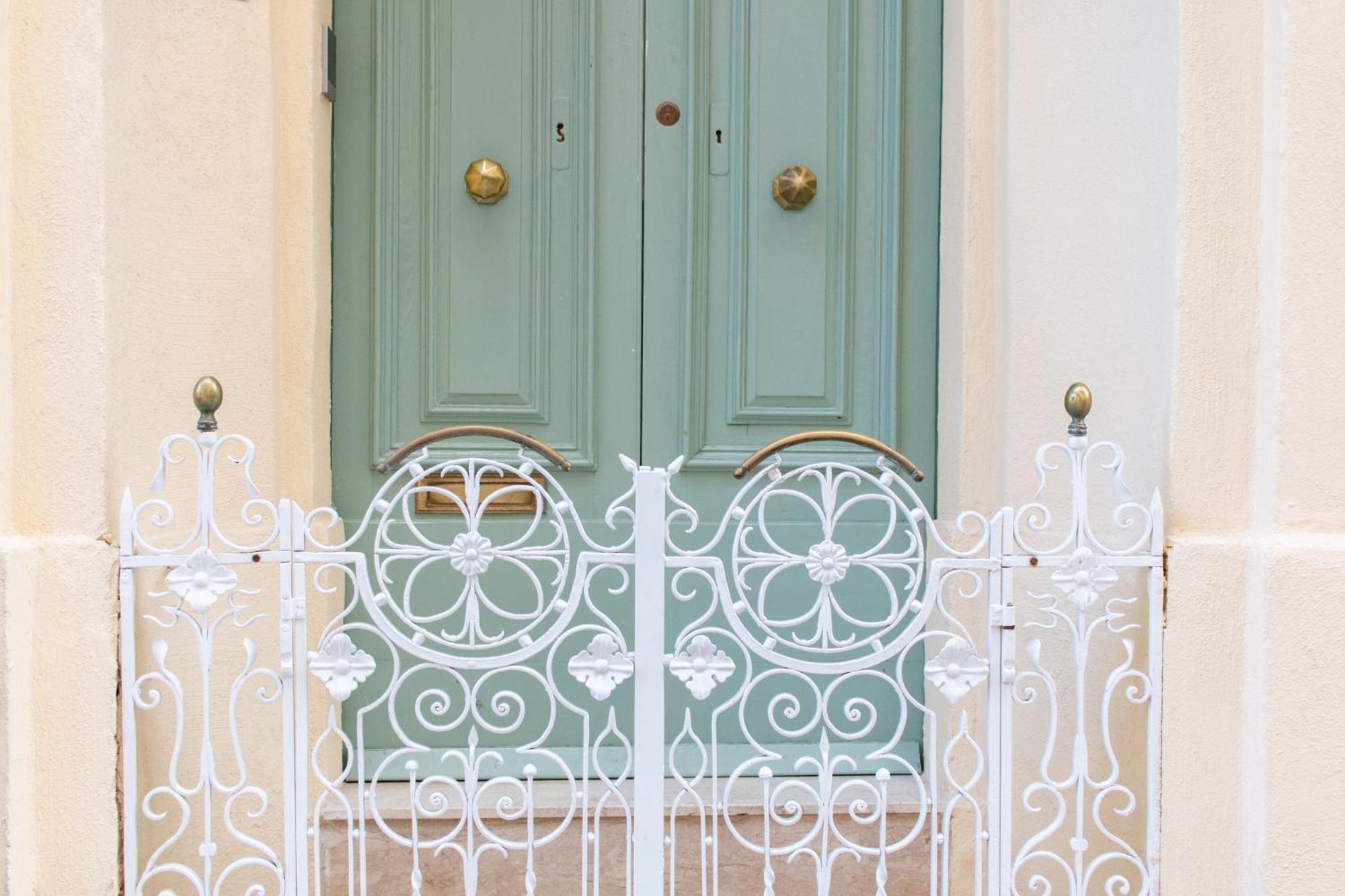 15 Main Gate Aparthotel Биргу Екстериор снимка