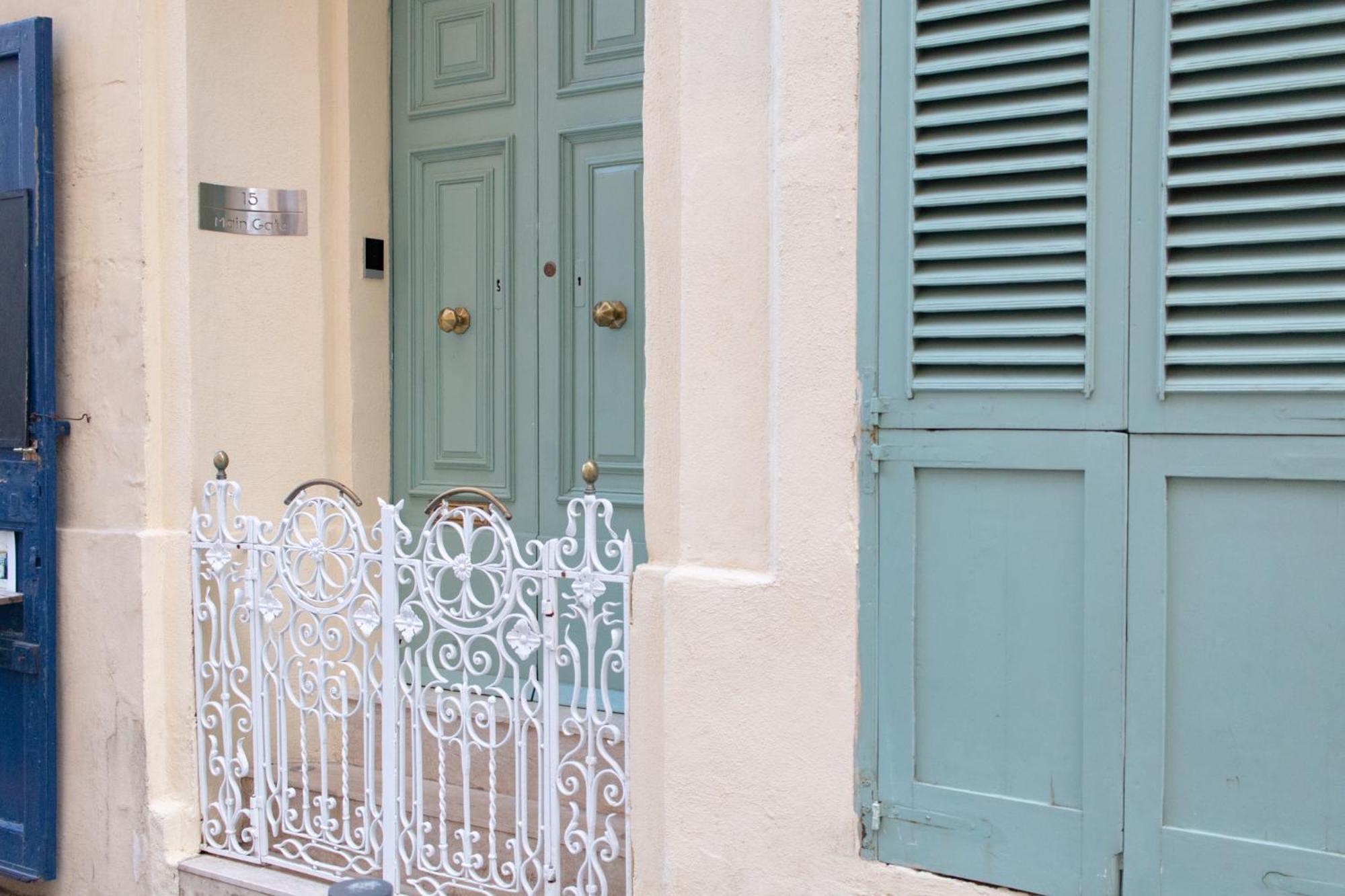 15 Main Gate Aparthotel Биргу Екстериор снимка