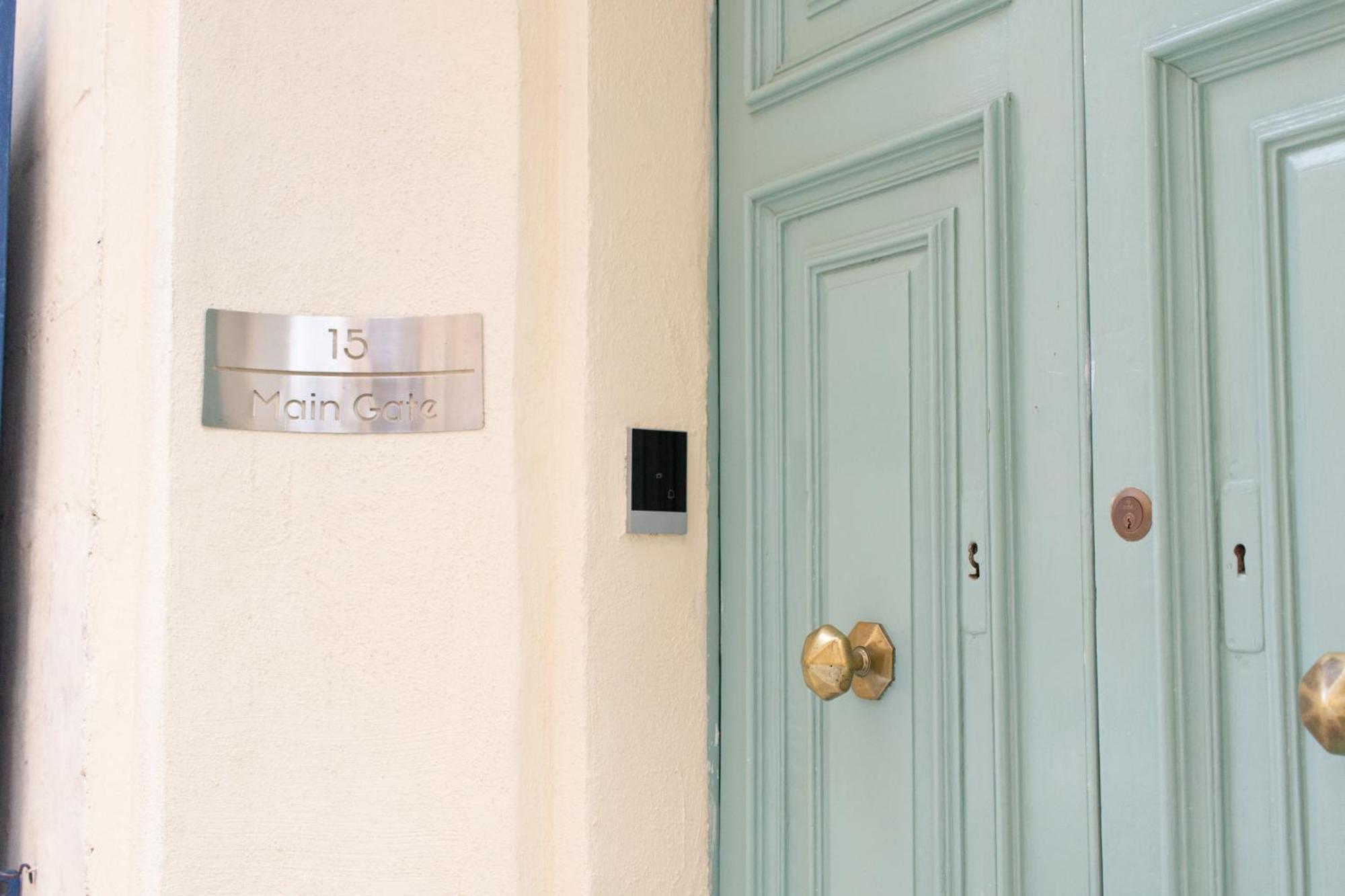 15 Main Gate Aparthotel Биргу Екстериор снимка